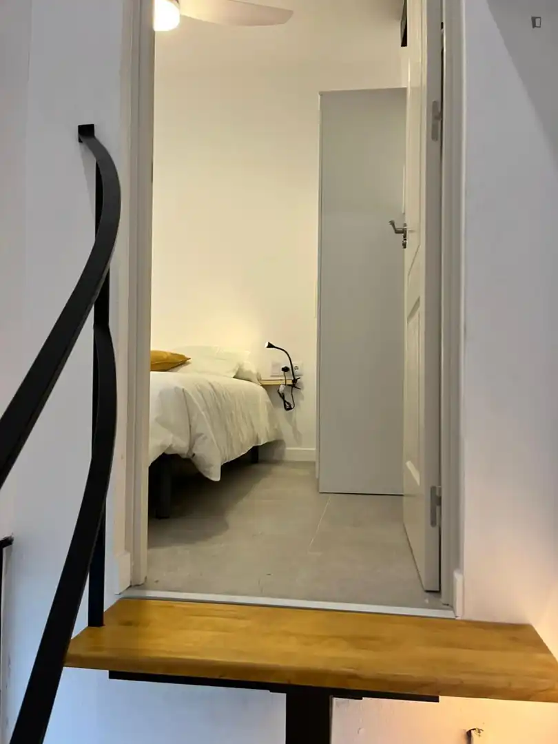 Dormitori de Apartament de lloguer en Valencia amb Aire condicionat, Moblat i Forn
