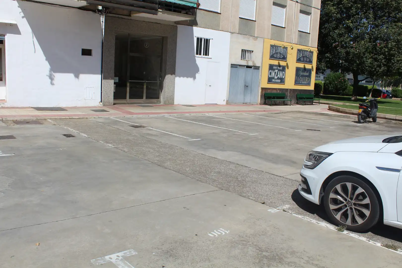 Einzelparkplatz mit Aufzug zur Miete in Calle Obispo Lepe, imagen 3