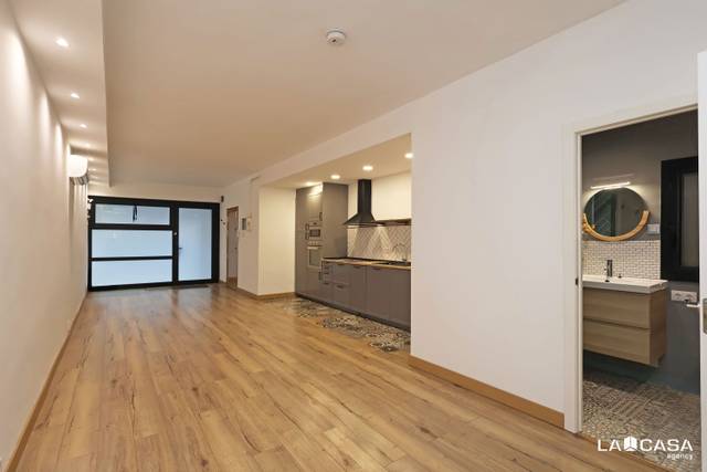 Local comercial en Venta en El Poble Sec - Parc de Montjuïc