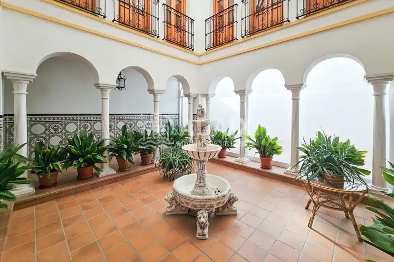 Haus oder Chalet zum Verkauf in Úbeda mit Terrasse, Abstellraum und Balkon