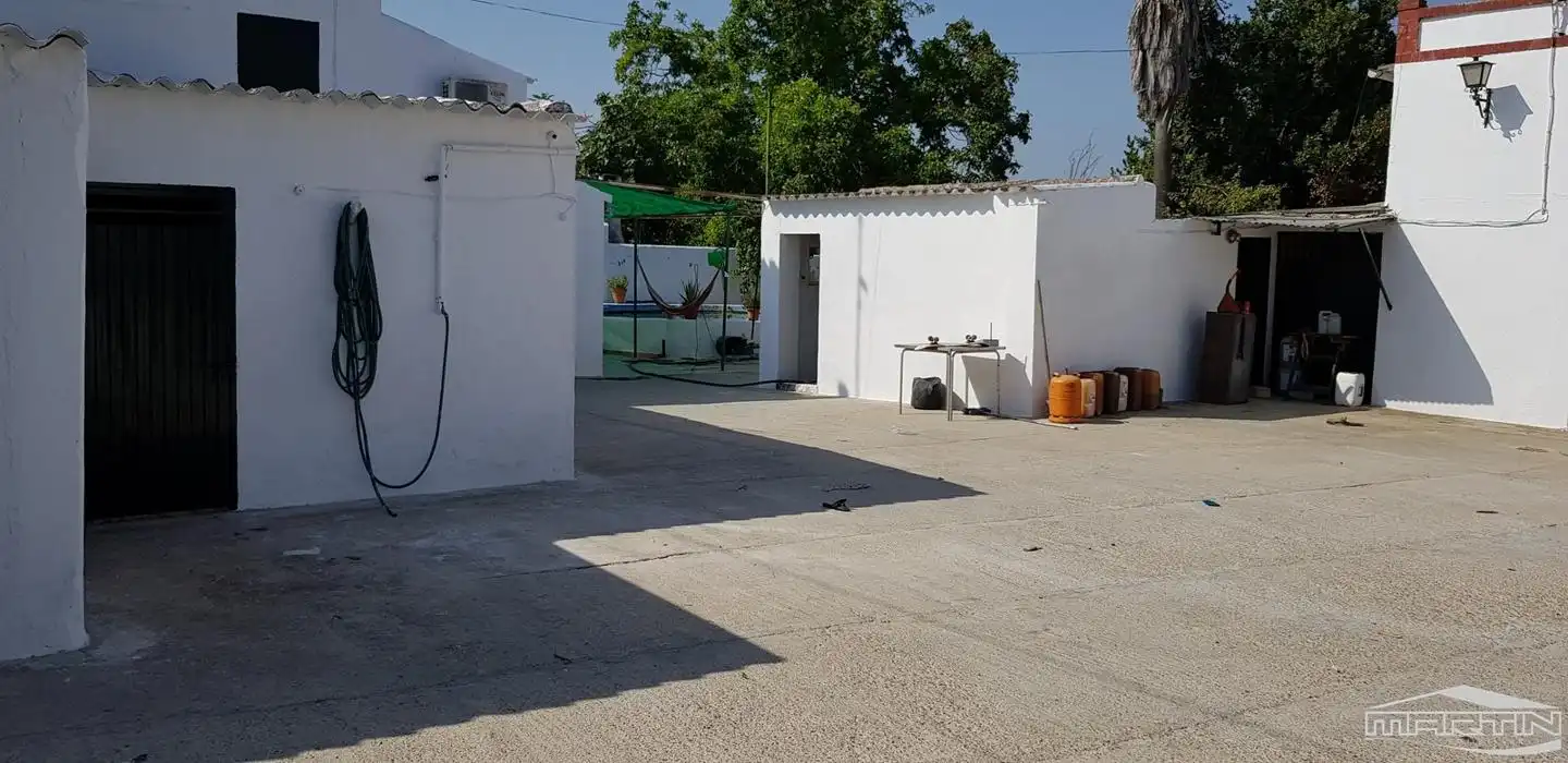 Vista exterior de Residencial en venta en Lucena
