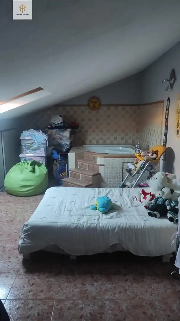 Dormitori de Casa o xalet en venda en Cáceres amb Aire condicionat, Traster i Moblat