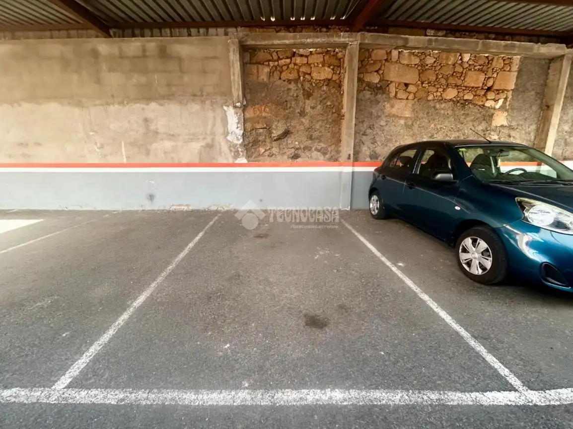 Parkplatz von Garage zum Verkauf in Arafo