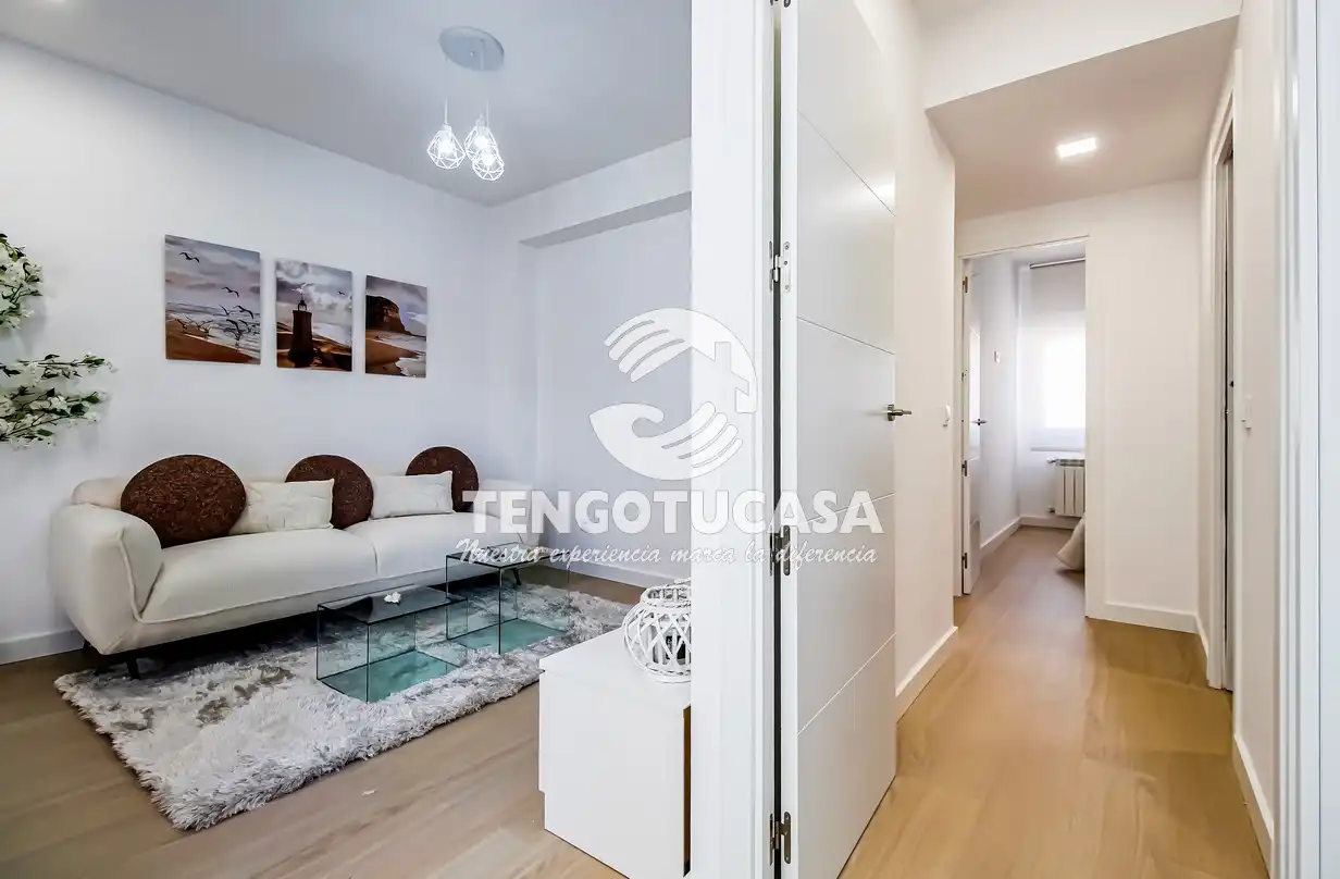 Bedroom of Flat for sale in Madrid  with Air Conditioner, Heating and Furnished