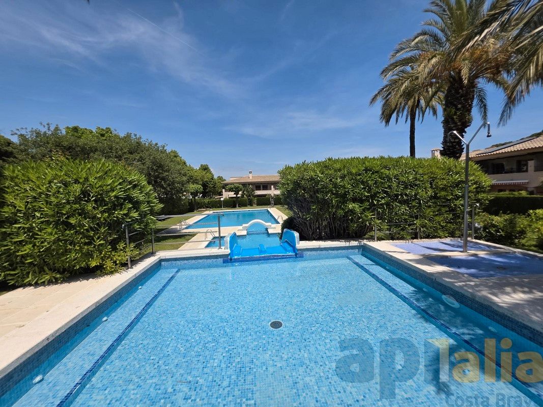 Swimming pool of Single-family semi-detached for sale in Castell-Platja d'Aro  with Heating, Private garden and Community pool