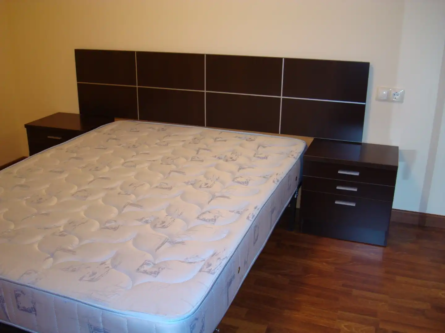 Schlafzimmer von Wohnung zur Miete in Almansa mit Klimaanlage, Heizung und Parkett