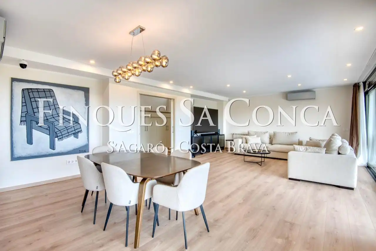 Sala d'estar de Casa o xalet en venda en Sant Feliu de Guíxols amb Aire condicionat, Calefacció i Parquet