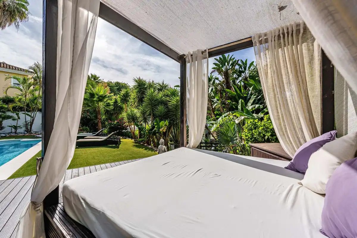 Habitación de Casa o chalet en venta en Marbella con Terraza y Piscina