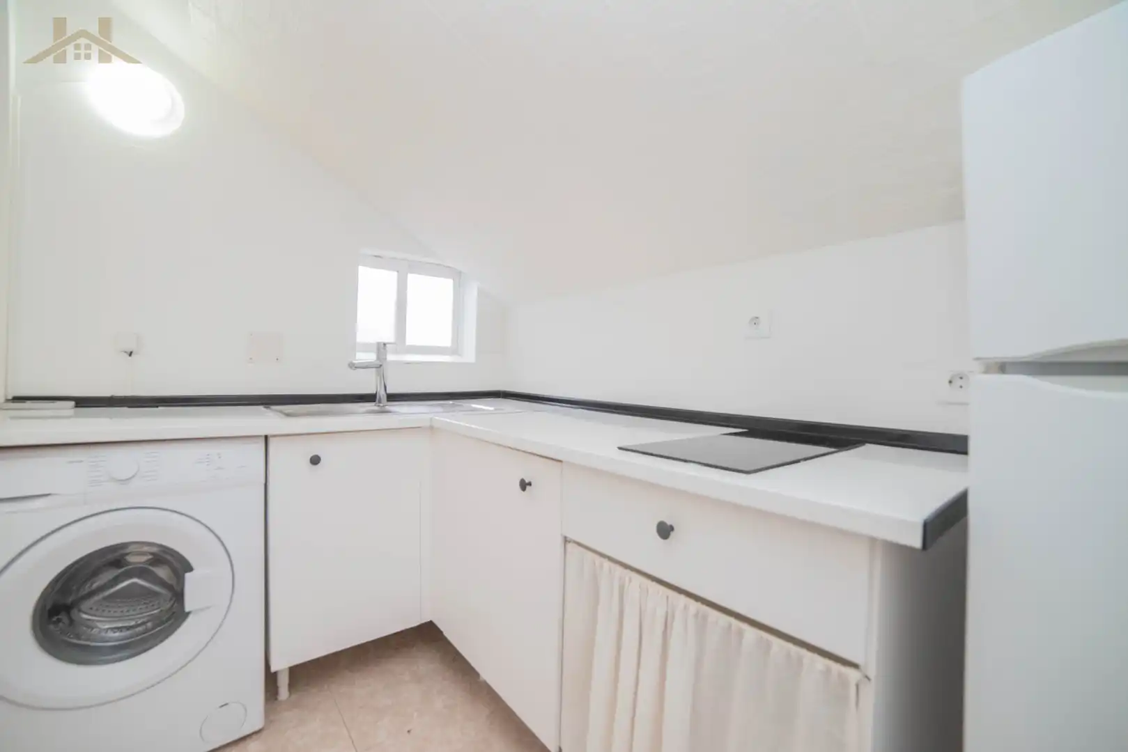 Kitchen of Attic for sale in Sevilla la Nueva  with Air Conditioner and Terrace