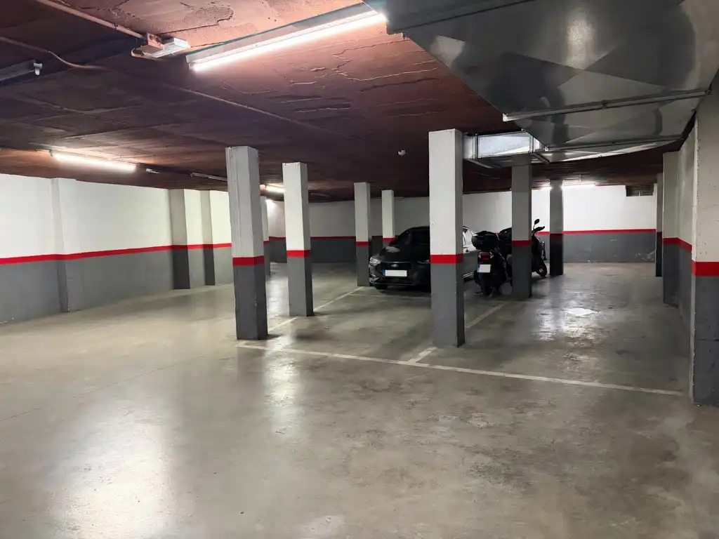 Aparcament de Garatge en venda en La Devesa