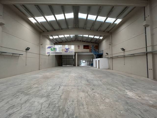 Nave industrial en Alquiler en CALLE ROMERO en Cartuja Baja