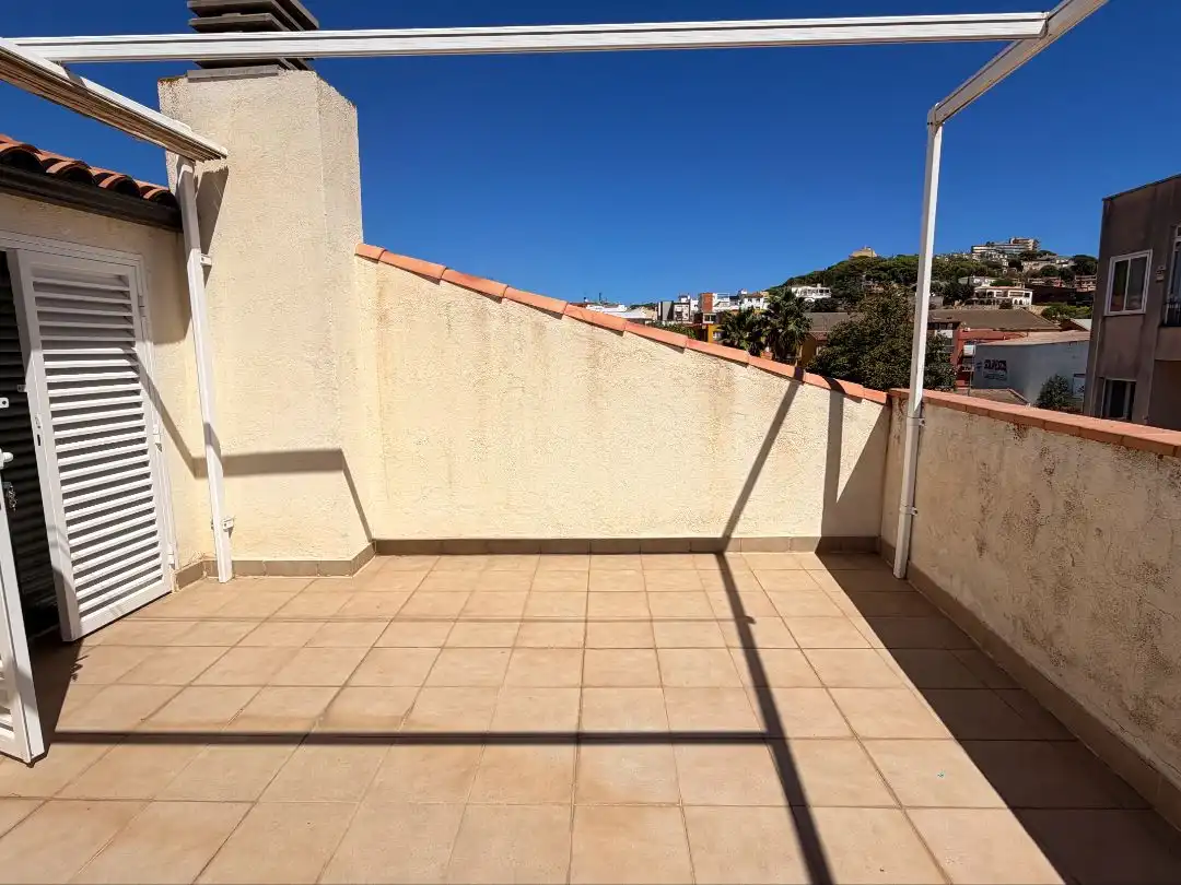 Terrasse von Wohnung zum Verkauf in Sant Feliu de Guíxols mit Klimaanlage, Terrasse und Balkon