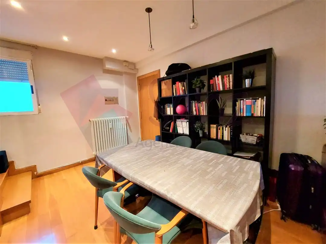 Flat for sale in  Logroño  with Heating
