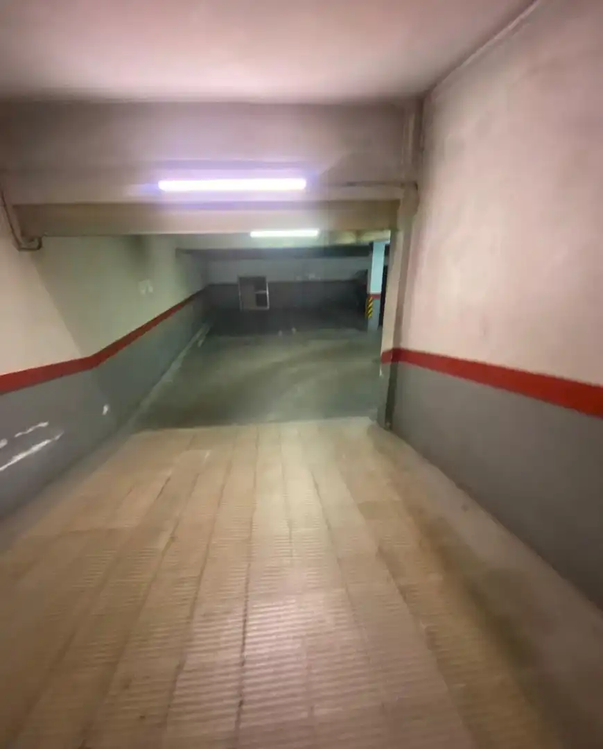 Garage for rent in Girona, Girona