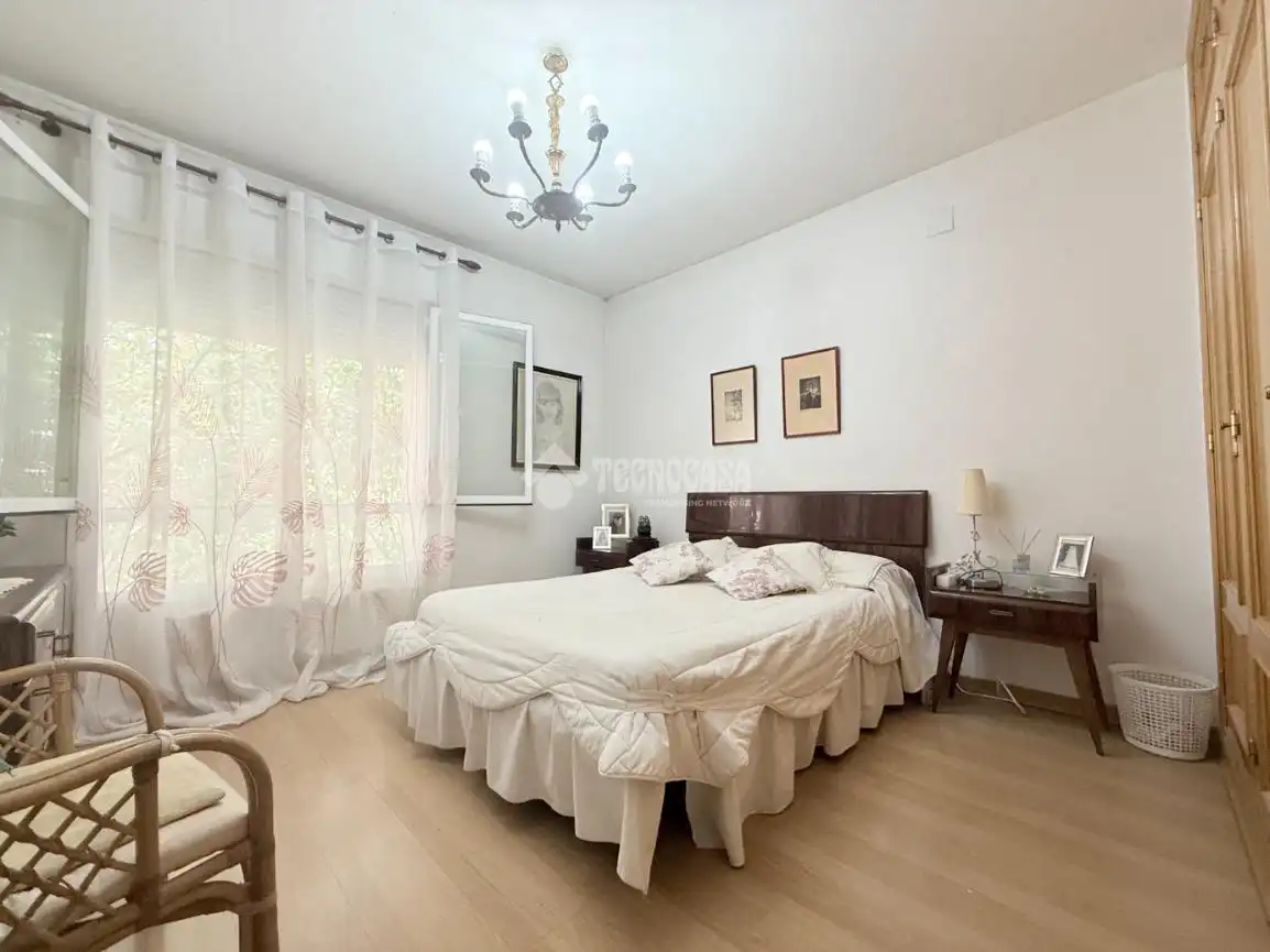 Casa aparellada en venda a Alovera, imagen 22