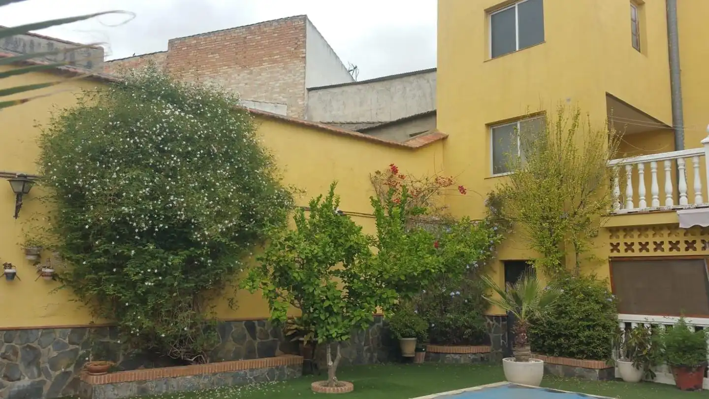 Jardín de Planta baja en venta en Pinos Puente con Piscina comunitaria