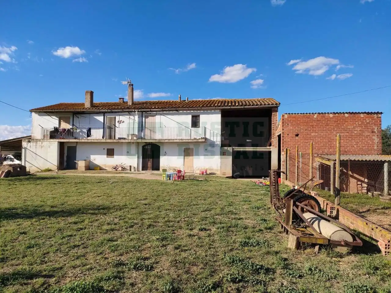Vista exterior de Finca rústica en venda en Sant Jordi Desvalls amb Calefacció, Jardí privat i Terrassa