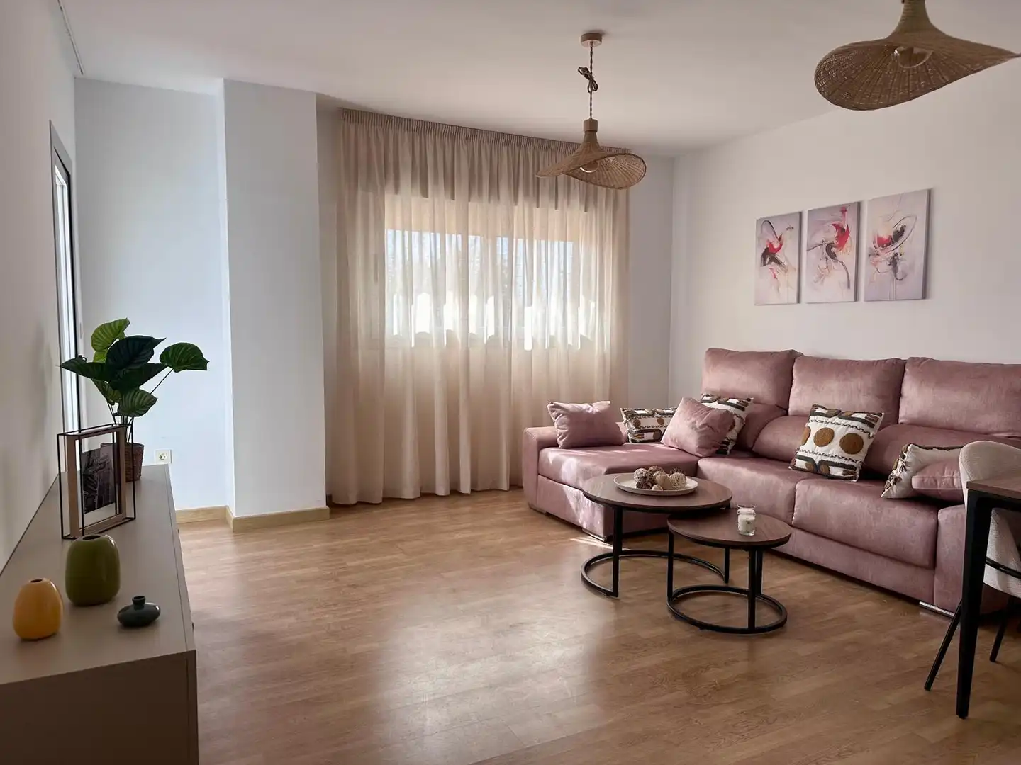 Sala d'estar de Pis de lloguer en Atarfe amb Aire condicionat, Traster i Moblat