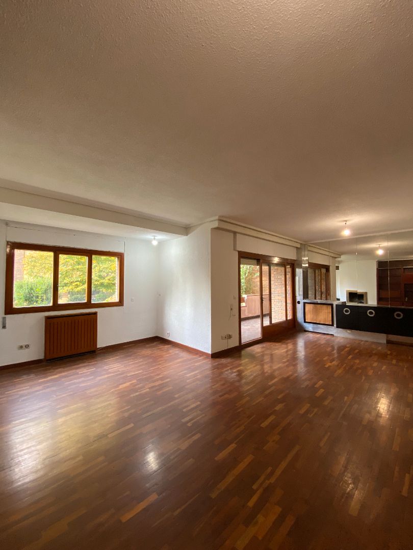 Living room of Flat for sale in Las Rozas de Madrid  with Heating, Parquet flooring and Terrace