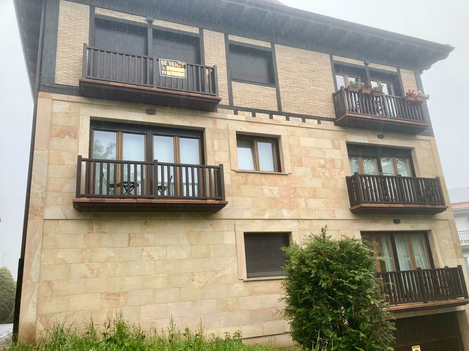 Vista exterior de Dúplex en venda en Deba amb Calefacció i Balcó
