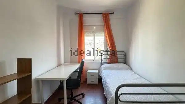 Bedroom of Flat for rent in Granada  with Air Conditioner, Furnished and Washing machine