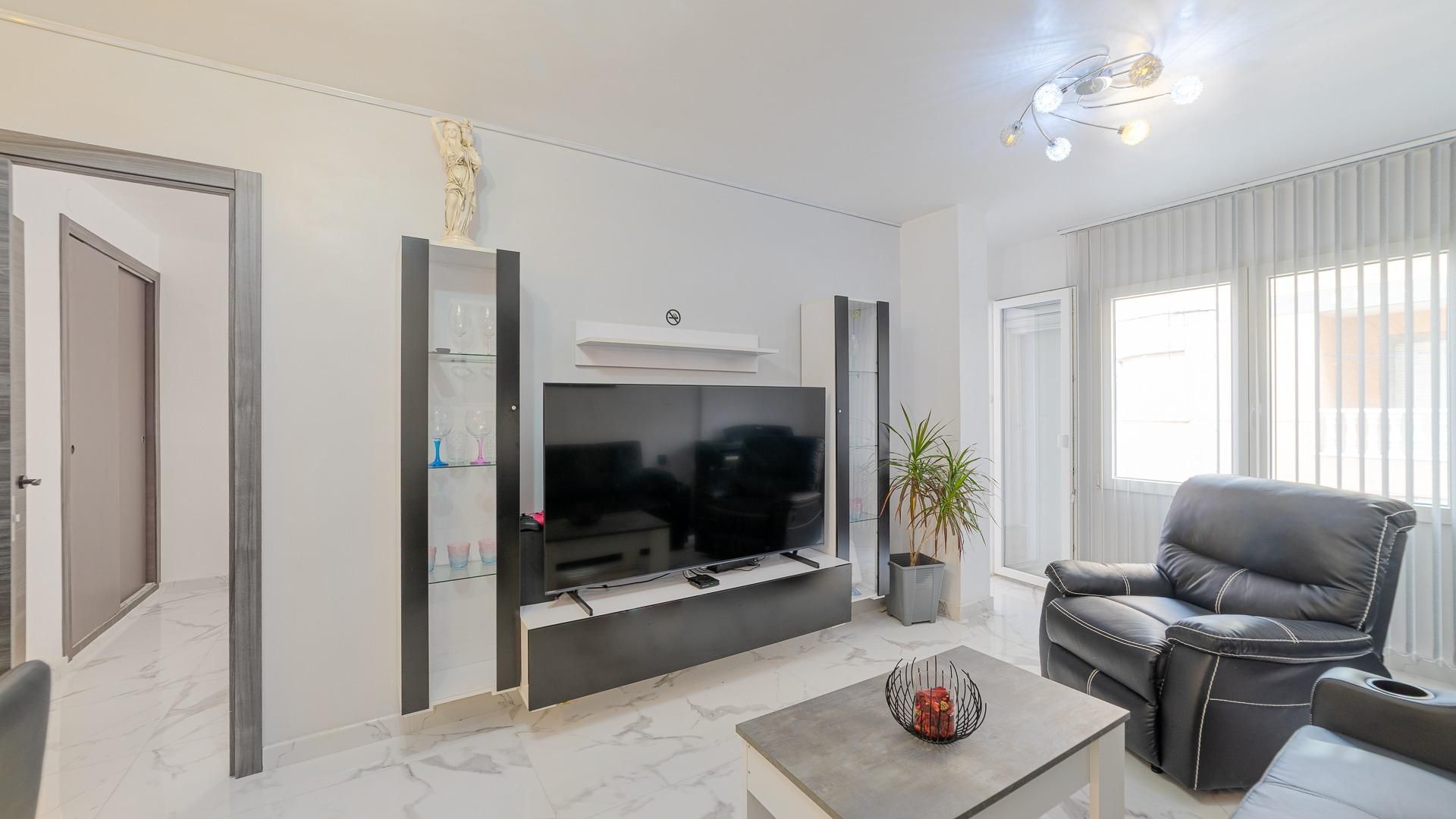 Sala d'estar de Apartament en venda en Torrevieja amb Moblat