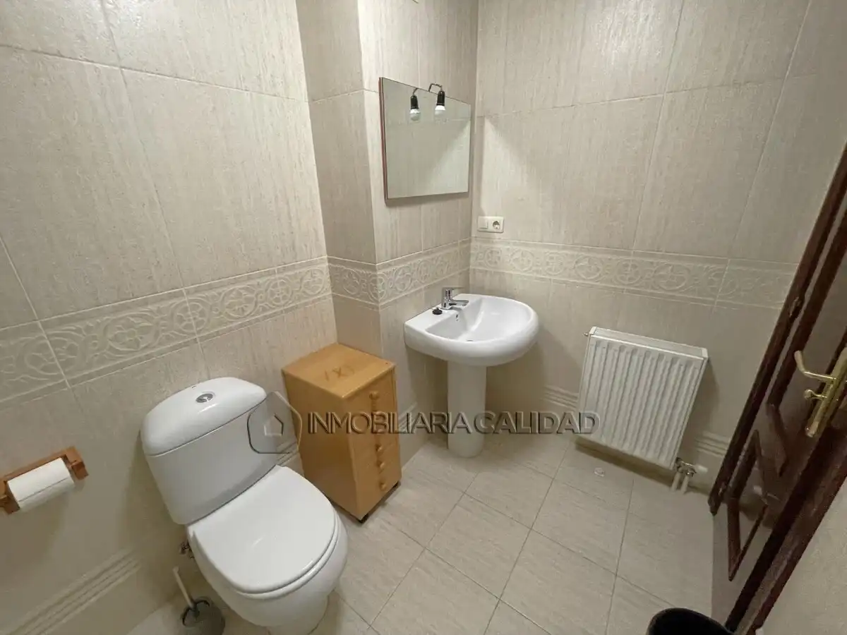 Bathroom of Flat for rent in Burgos  with Heating and Furnished