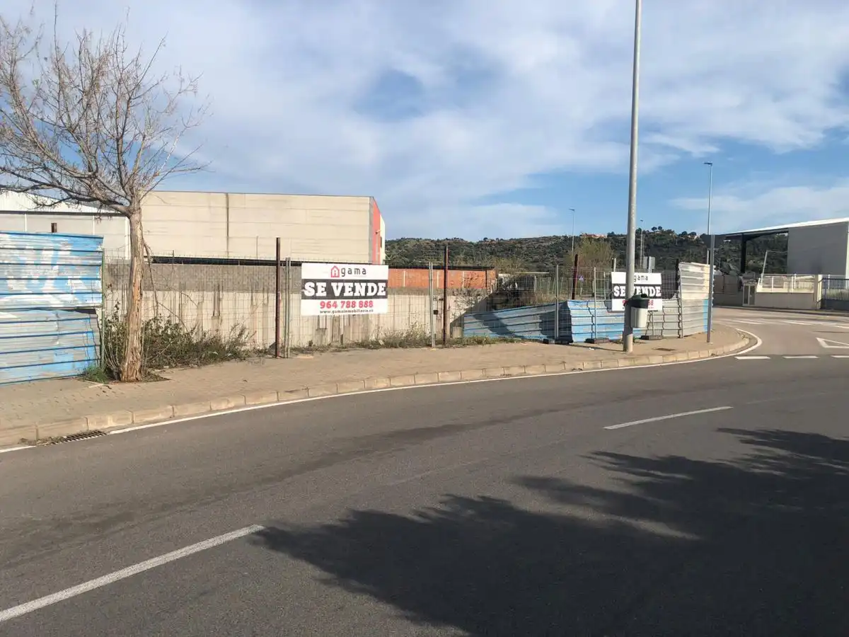 Vista exterior de Terreny industrial en venda en La Vall d'Uixó