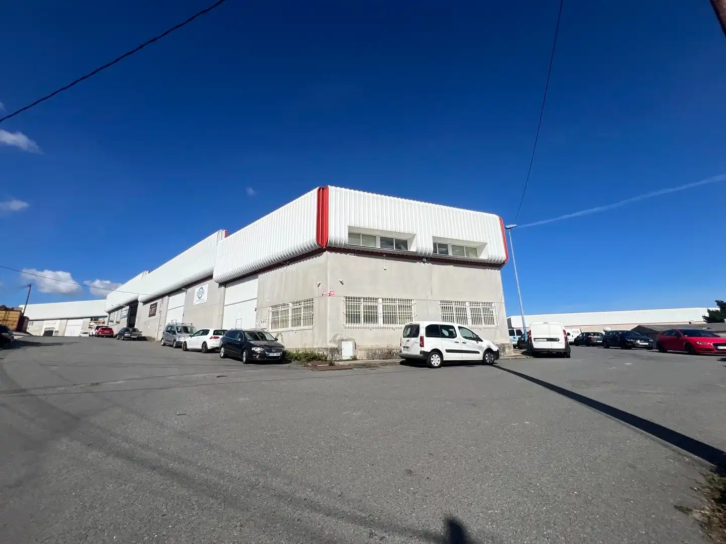 Nau industrial en venda a Avenida Alvedro 16