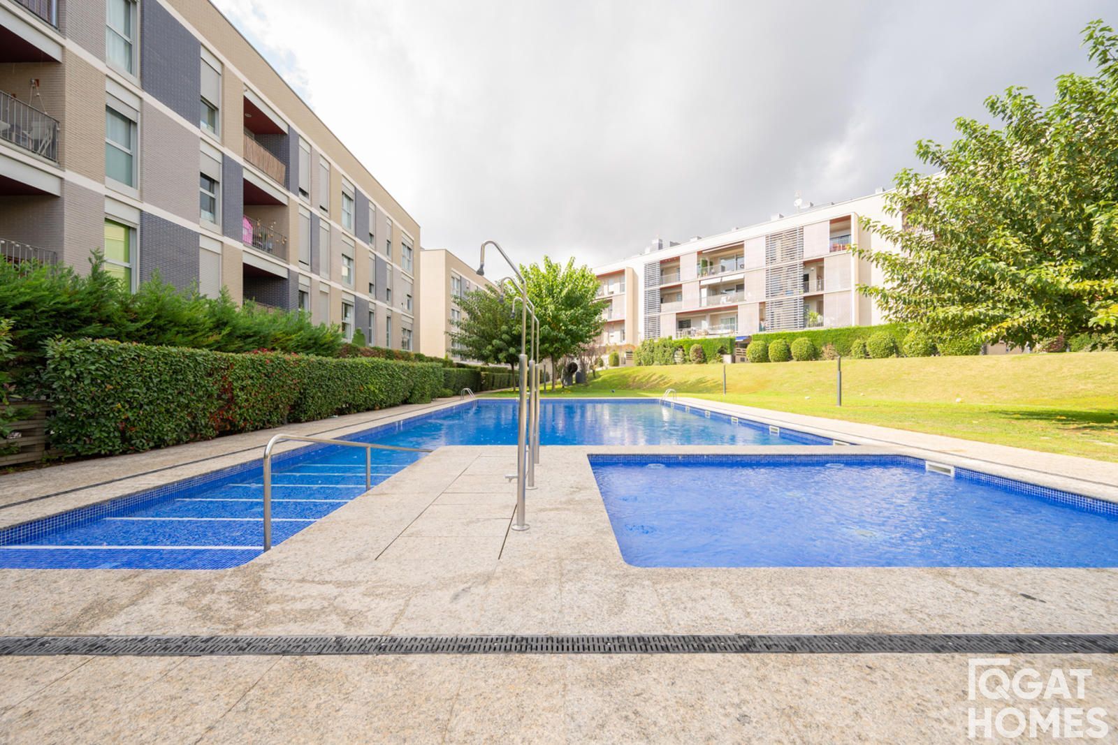 Swimming pool of Flat for sale in Sant Cugat del Vallès  with Air Conditioner, Heating and Terrace