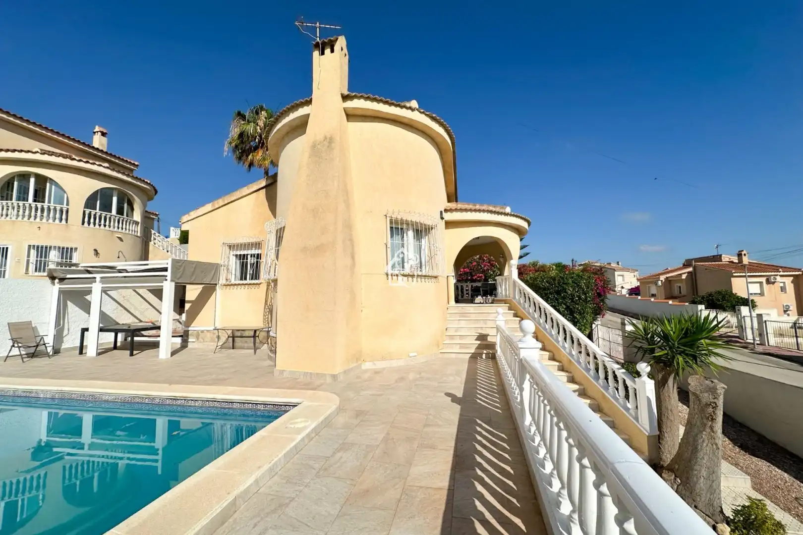 Vista exterior de Casa o xalet de lloguer en Rojales amb Aire condicionat, Jardí privat i Terrassa