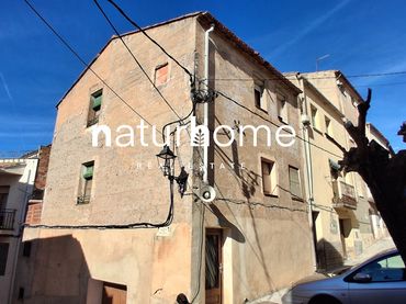 Casa aparellada en venda a Carrer Sant Antoni