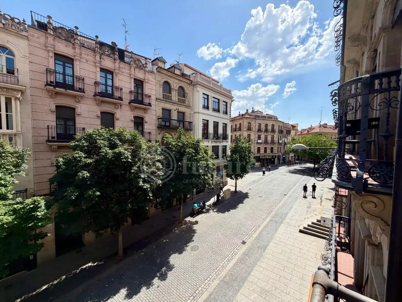 Vista exterior de Piso de alquiler en Salamanca con Amueblado y Balcón