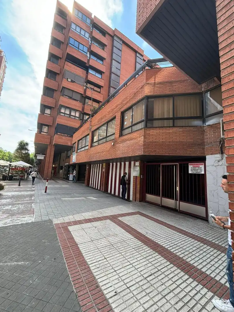 Vista exterior de Oficina en venda en Valladolid amb Aire condicionat i Calefacció