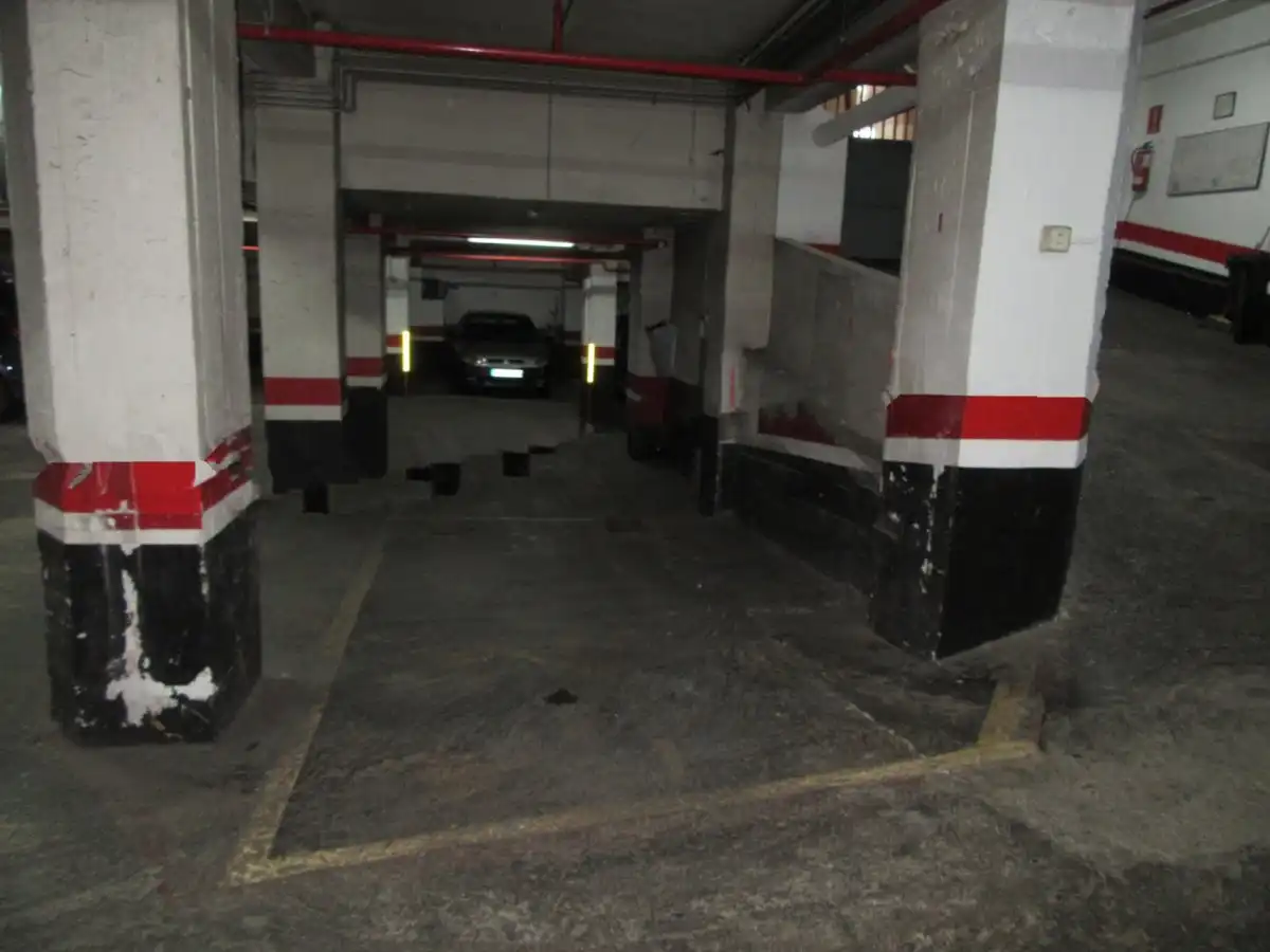 Parcela de Garaje Buena Maniobra en Zona Urbi, imatge 2
