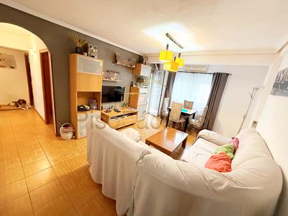 Living room of Flat for sale in Parla  with Air Conditioner, Terrace and Storage room
