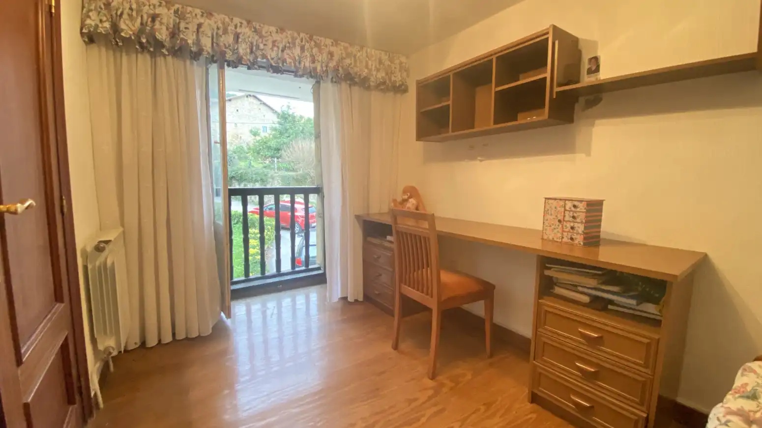 Schlafzimmer von Einfamilien-Reihenhaus zum Verkauf in Voto mit Heizung, Privatgarten und Terrasse