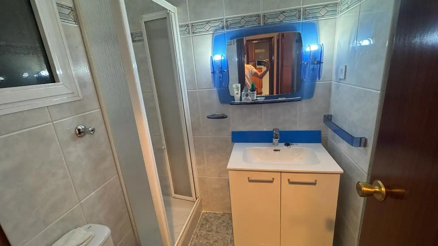 Baño de Piso de alquiler en Valencia con Aire acondicionado, Terraza y Amueblado