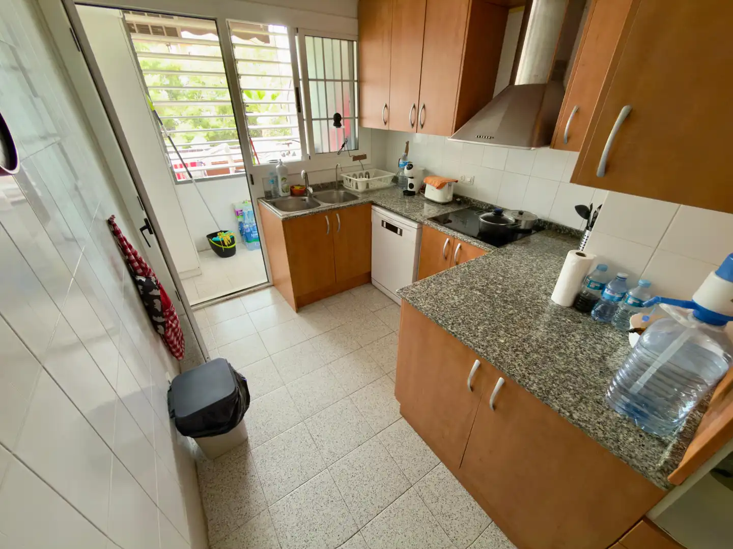 Küche von Wohnung zum Verkauf in Sant Boi de Llobregat mit Balkon