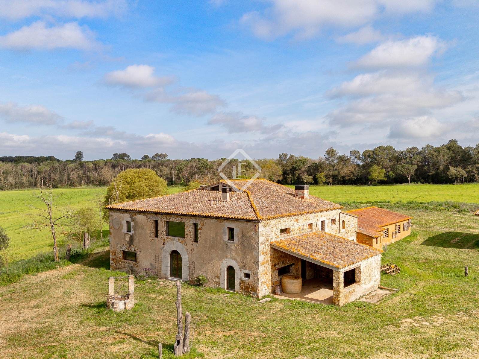 Exterior view of Country house for sale in Girona Capital  with Private garden