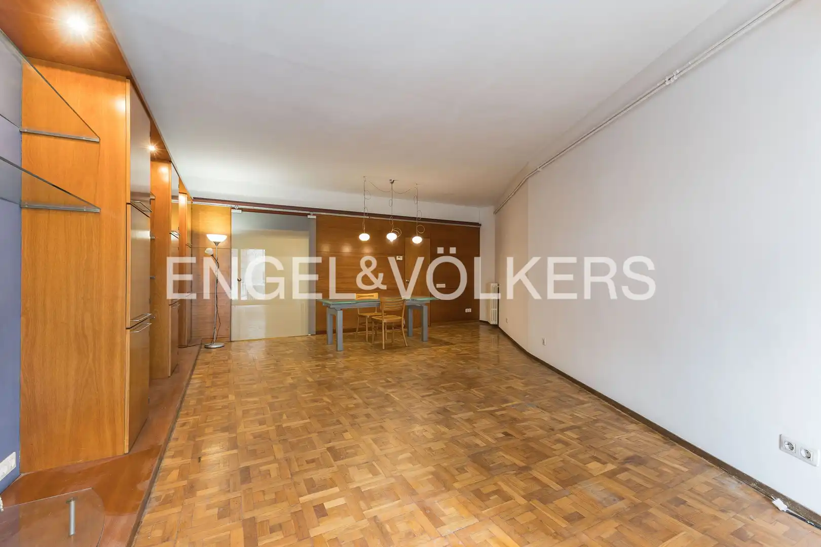 Dining room of Flat for rent in Barcelona  with Air Conditioner, Heating and Parquet flooring