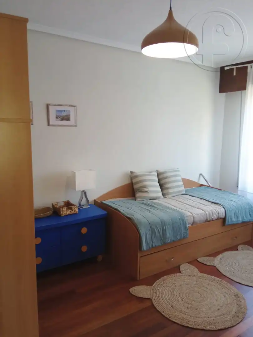Habitación de Piso de alquiler en Santander con Calefacción, Amueblado y Microondas
