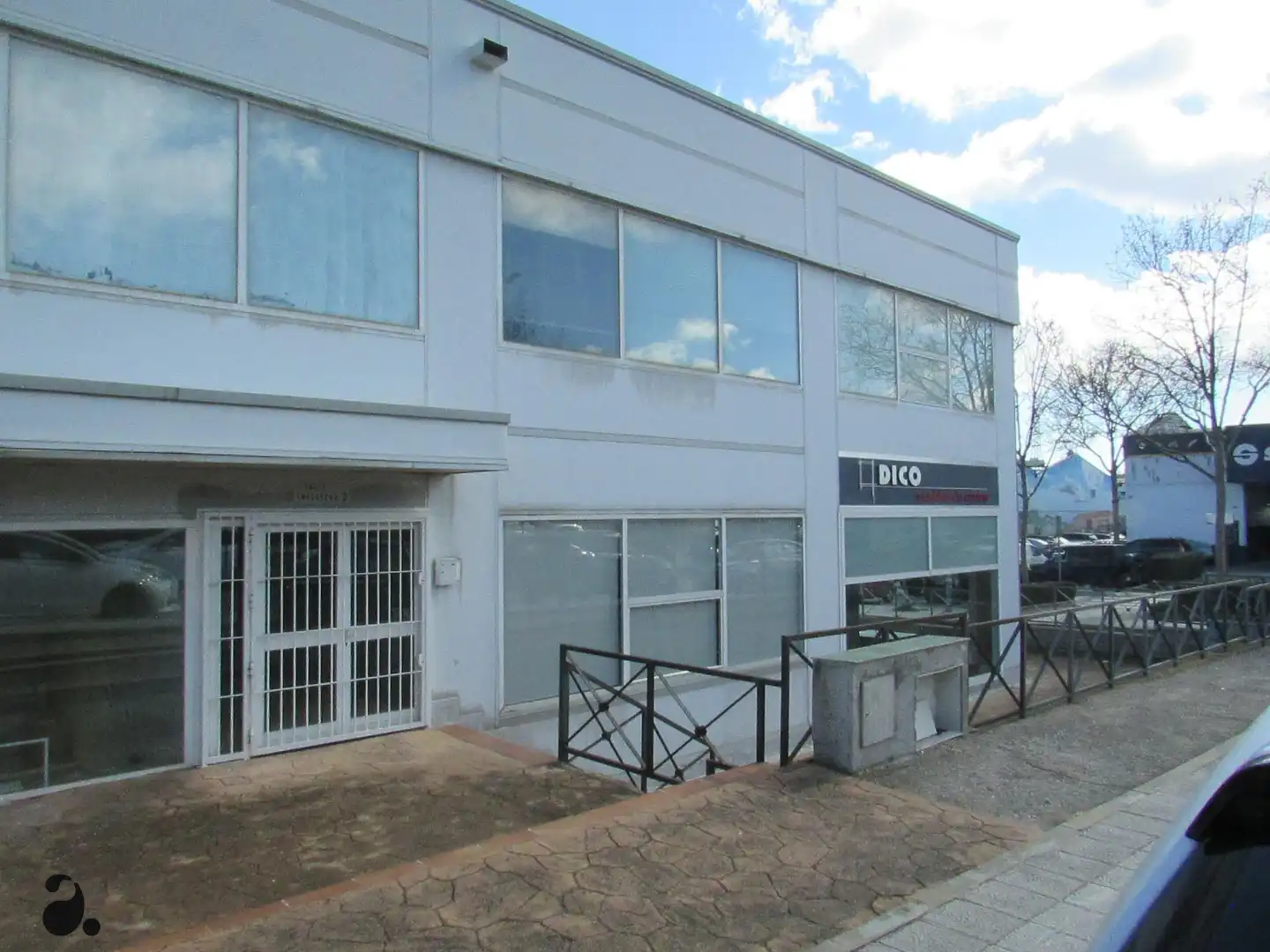 Vista exterior de Oficina en venda en Collado Villalba amb Aire condicionat i Calefacció