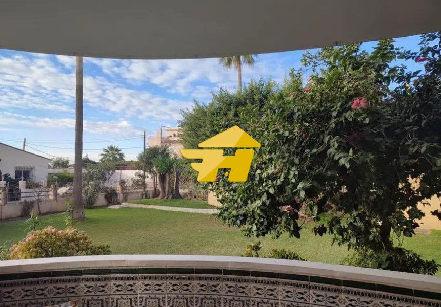 Vista exterior de Pis de lloguer en Rincón de la Victoria amb Aire condicionat, Jardí privat i Moblat