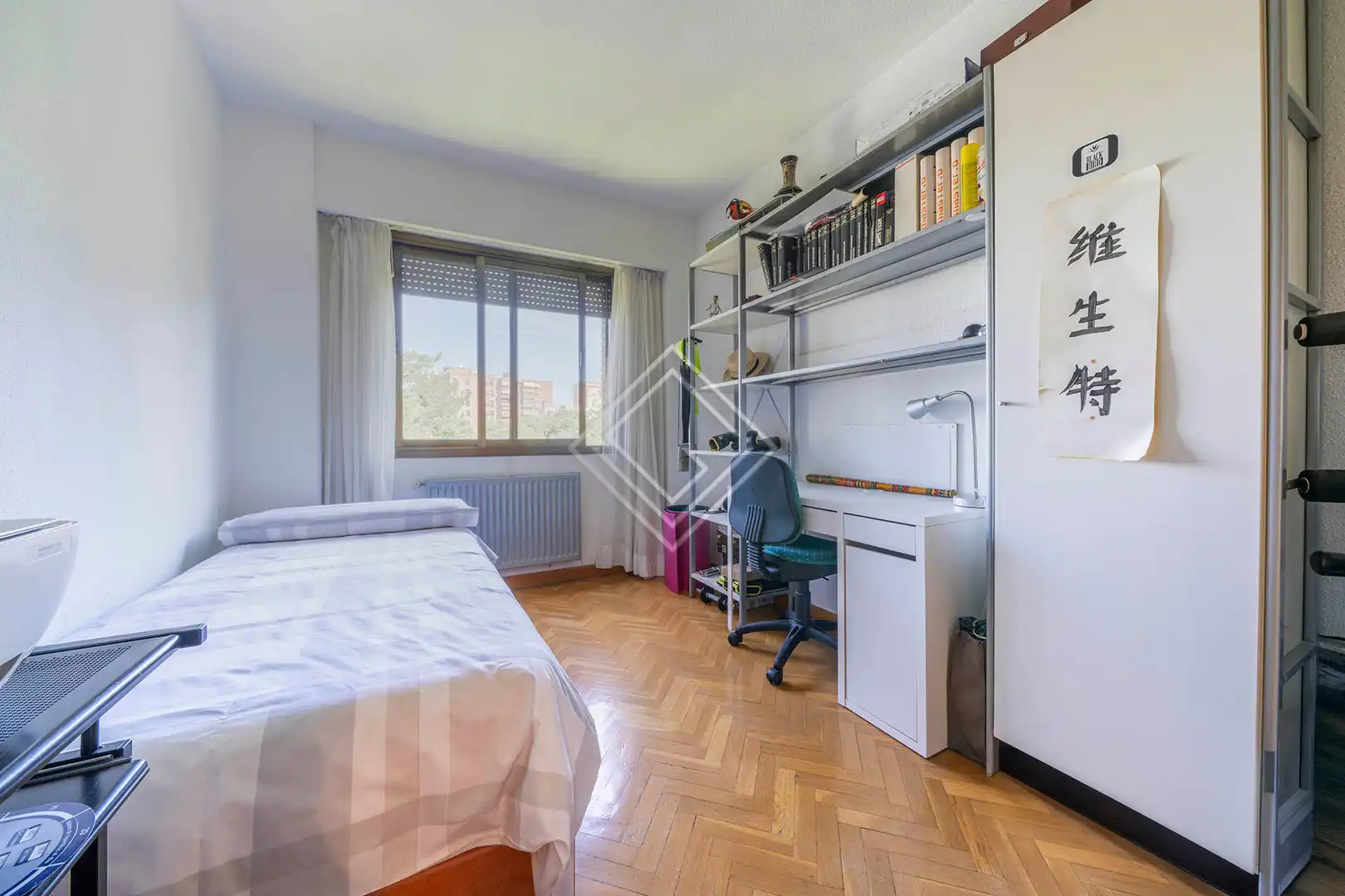 Habitación de Piso en venta en Madrid con Jardín privado, Terraza y Piscina comunitaria