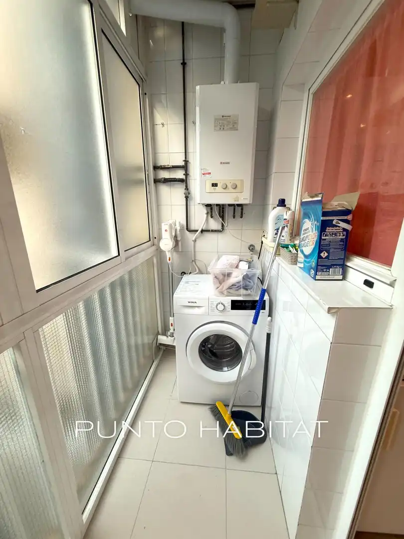 Balcony of Flat for rent in Barcelona  with Air Conditioner, Heating and Parquet flooring