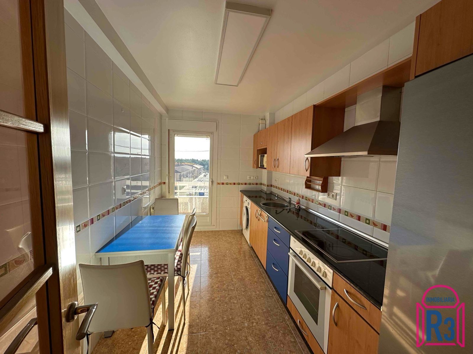 Cuina de Dúplex en venda en Valverde de la Virgen amb Calefacció, Terrassa i Traster