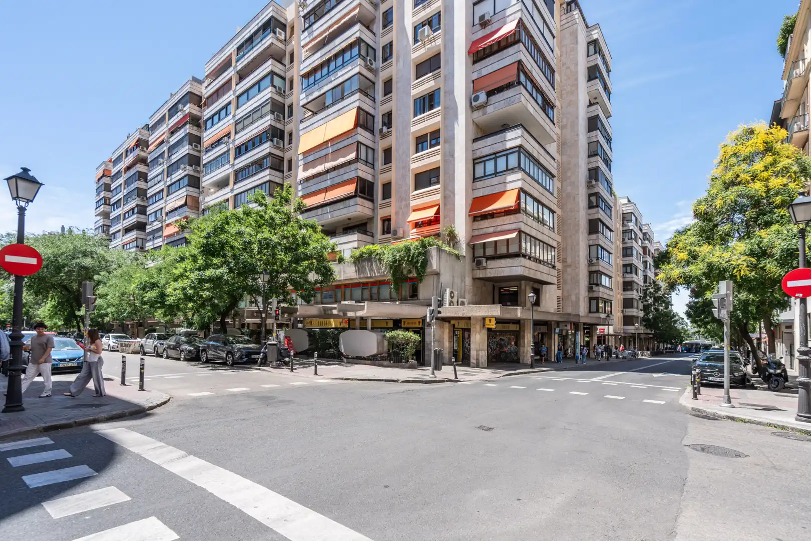 Vista exterior de Pis en venda en Madrid amb Calefacció, Traster i Moblat
