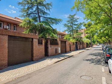 Xalet amb balcó en venda a Hortaleza