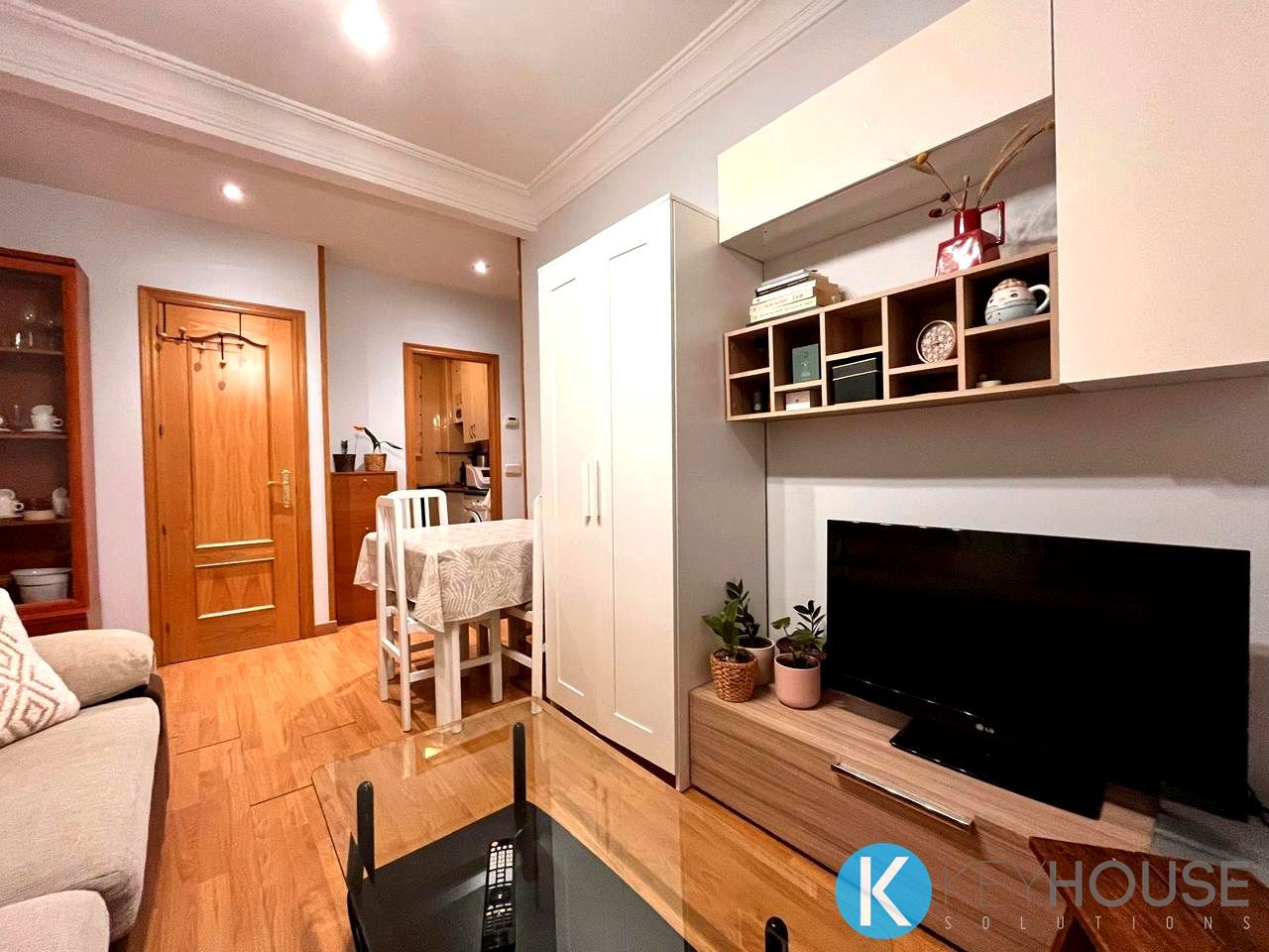 Sala d'estar de Planta baixa en venda en Coslada amb Calefacció i Moblat